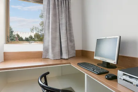 Metro Hotel Miranda Отели рядом с достопримечательностью «Библиотека Энгадин»