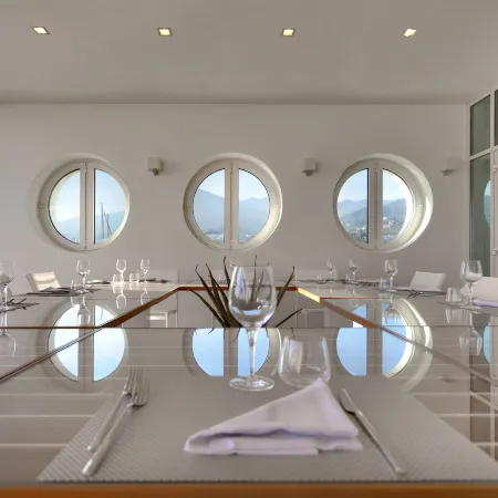 Yacht Club Marina di Loano | Una Esperienze