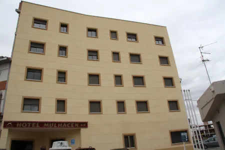 Hotel Mulhacen Отели в г. Гуадикс