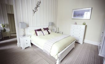 Vale House - Housity