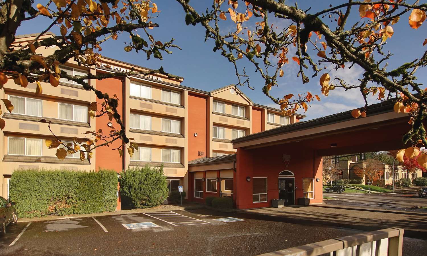 Phoenix Inn Suites - Lake Oswego