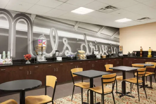 Super 8 by Wyndham Pennsville/Wilmington