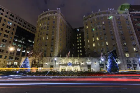 The Mayflower Hotel, Autograph Collection Отели рядом с достопримечательностью «Original Founding Church of Scientology»