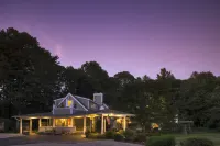 Abbey's Lantern Hill Inn فنادق في North Stonington