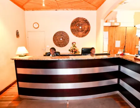 Roof of Africa Hotel Отели рядом с достопримечательностью «Joe's Beerhouse»