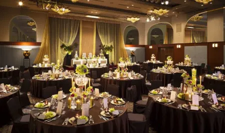 KKR Hotel Kumamoto Отели рядом со станцией JR Sojodaigakumae Station