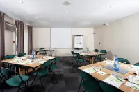 Hôtel Kyriad Direct Montpellier Saint Jean de Vedas La Peyriere Hotels in Fabregues