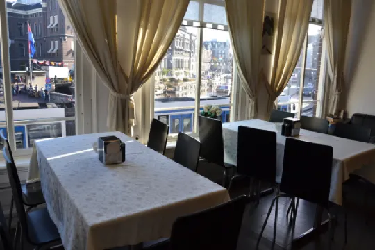 Hotel Pagi Отели рядом с достопримечательностью «Каса Россо»