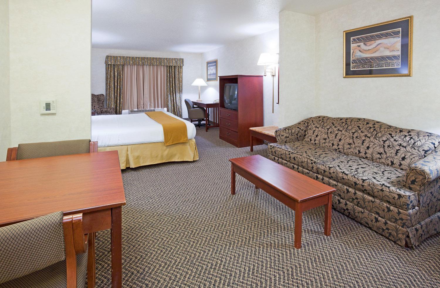 Holiday Inn Express Hotel & Suites Fort Atkinson, an Ihg Hotel