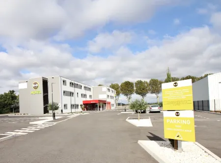 B&B Hotel Valence TGV Romans Отели в г. Пейрю