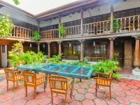 Rossitta Wood Castle - Bed and Breakfasts