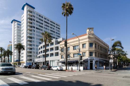 Ocean Luxury Lofts And Suites Room Reviews Photos Santa Monica 2021 Deals Price Trip Com [ 364 x 550 Pixel ]