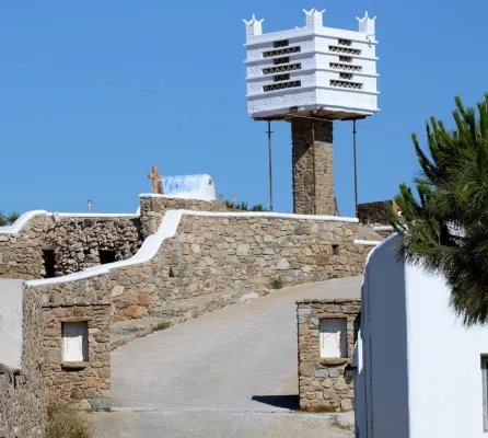 Peristeronas Village Hotels in Klouvas