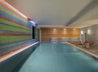 Adina Apartment Hotel Berlin Mitte - Pools