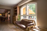La Villa Vicha, the Originals Relais Hotels in Lunel