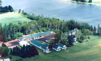 Briarwood Coastal Cottages & Lodge