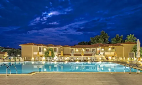 Lagomandra Beach Hotel