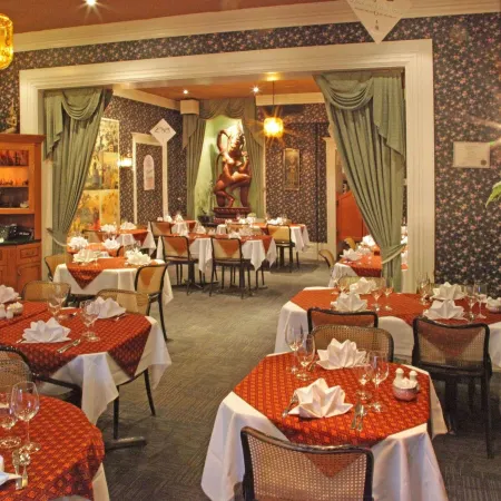 North House - Auberge la Chouette Hôtel Automatisé Отели рядом с достопримечательностью «Центр Morrin»
