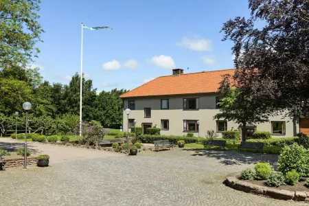 Sundsgården Hotell & Konferens Отели рядом с достопримечательностью «Fredriksdal Open-Air Museum and Botanical Garden»