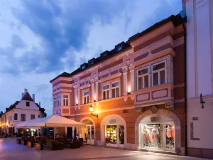 Barokk Hotel Promenád