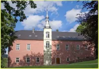 Dwór Górny Hotels in der Nähe von Festung Silberberg