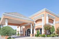 Days Inn by Wyndham Irving Grapevine DFW Airport North Hotels in Irving