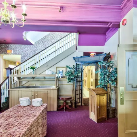 The Queen’s Cue, Stratford, A Tribute Portfolio Hotel