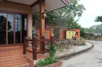 Maihom Resort 304 Các khách sạn ở Si Maha Phot