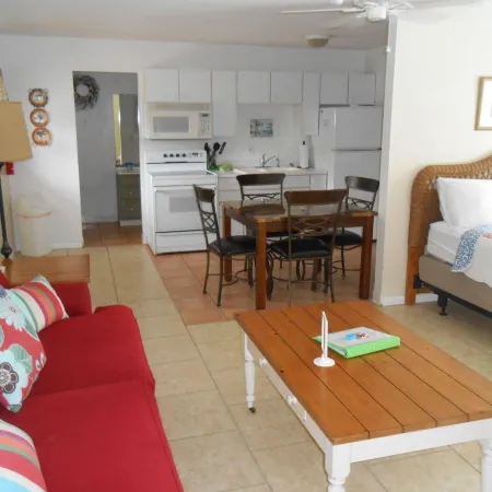 Sunshine Island Inn