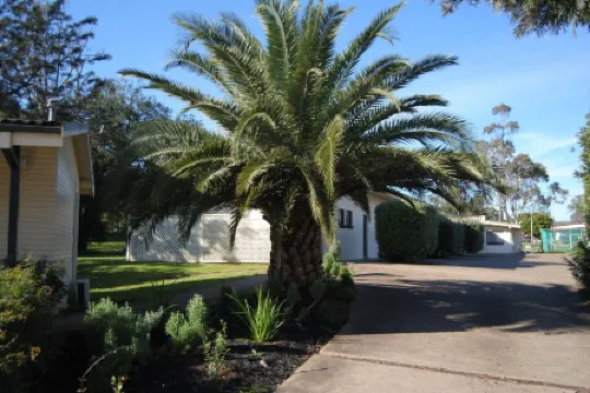 Airlie House Motor Inn