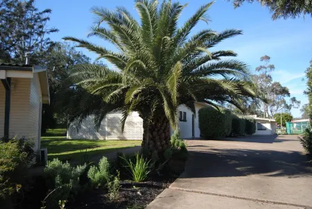 Airlie House Motor Inn