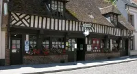 Logis Hôtel & Restaurant - les Hauts de Montreuil Hotels in Gouy-Saint-Andre