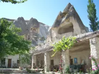 Seven Rock Cave Hotel - Hostels