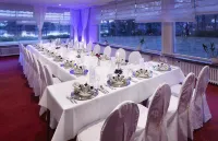 Seehotel Schwanenhof Hotels in Labenz