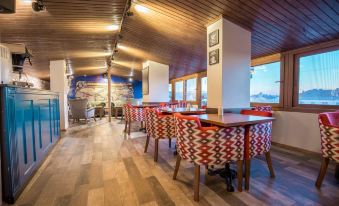 Menendi Otel - Housity