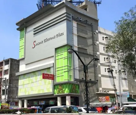 Sun Star Grand Hotel Отели рядом с достопримечательностью «Университет Лисеум оф Филиппины»