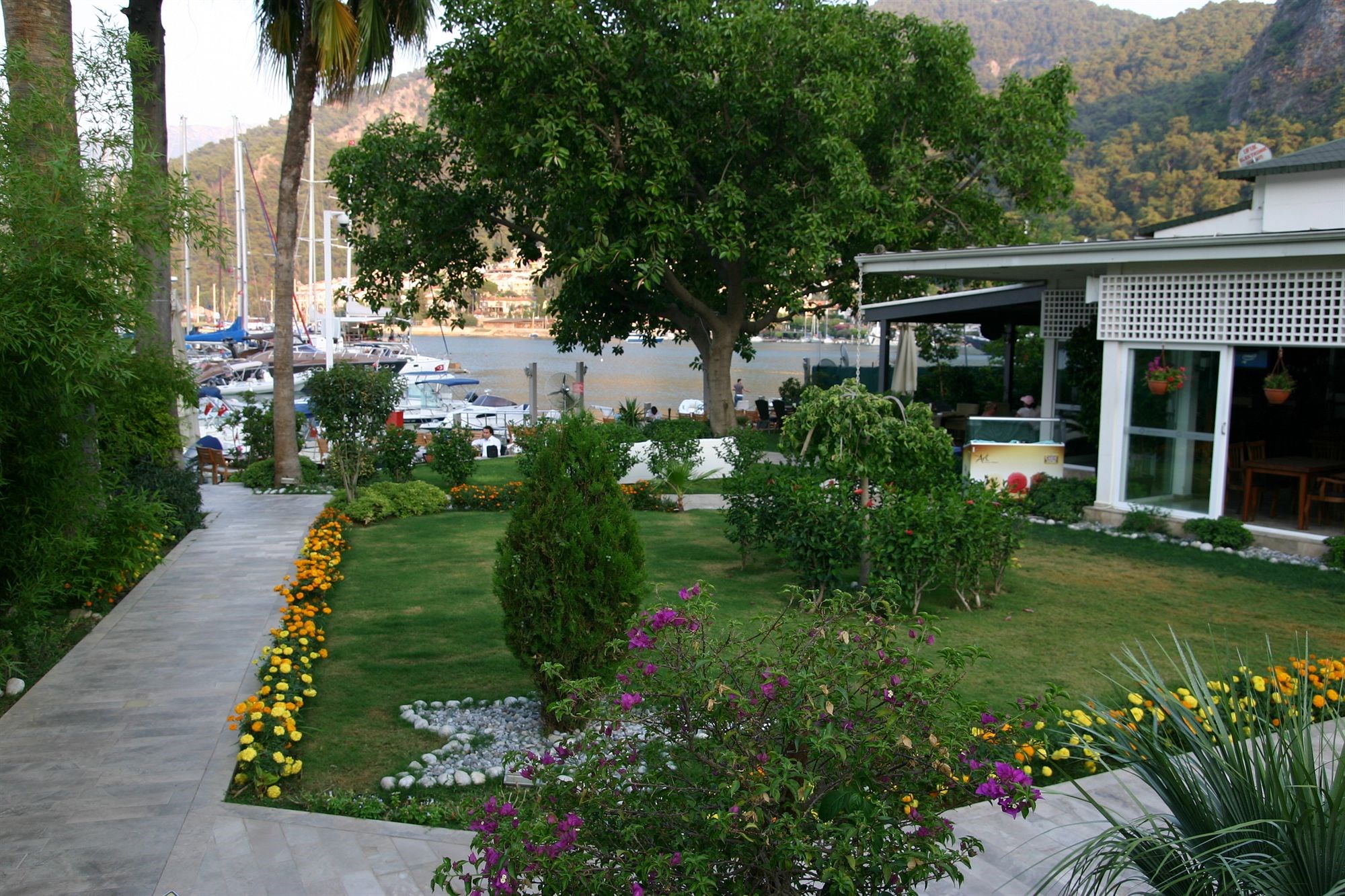 Marina Boutique Hotel