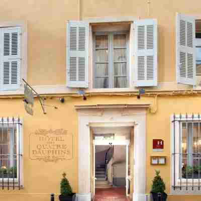 Hôtel Les Quatre Dauphins Hotel Exterior