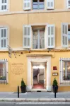 Les Quatre Dauphins Hotel in zona Comptoir Sallier