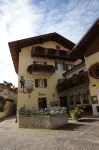 Albergo Alla Costa فنادق في Ledro