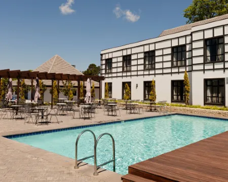 โรงแรม ANEW Hilton Pietermaritzburg โรงแรมในHowick