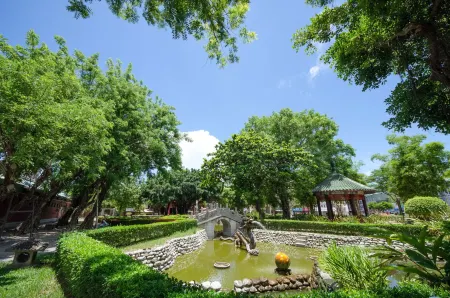 Tainan Travel Inn Отели рядом с достопримечательностью «Zheng Chenggong Ancestral Temple»