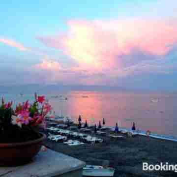 Fragolina B&B Hotel Exterior