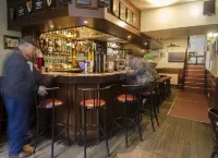 Homesly the Station Hotel - parking