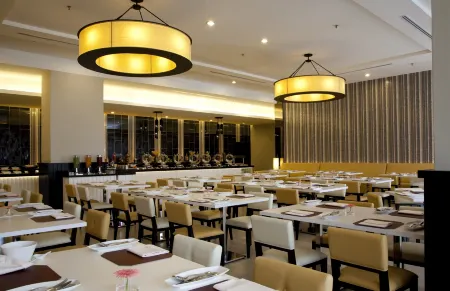 AC Hotel by Marriott Penang Отели рядом с достопримечательностью «Setia SPICE Convention Centre»