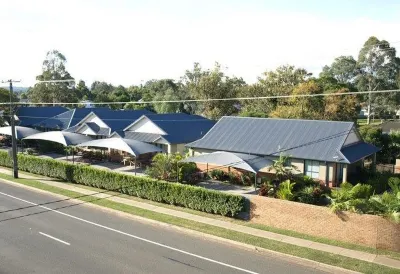 Francis Phillip Motor Inn and the Lodge Hotels in Singleton