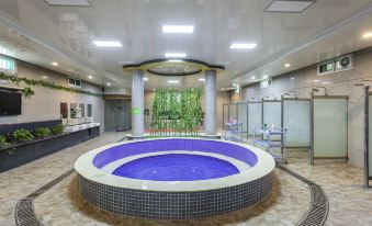 Xinyanmen Hotel - Housity