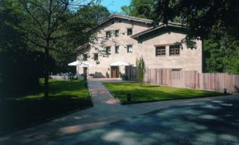 Hotel Can Blanc - Housity