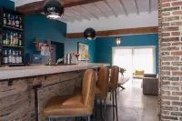 La Ferme Blanche, the Originals Relais Hotels in Englos