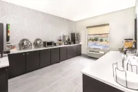La Quinta Inn & Suites by Wyndham Rome - breakfast